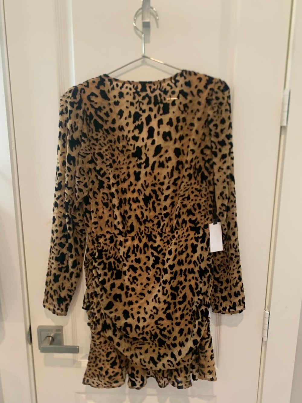 Astr Leopard Print V-Neck Mini Dress - Tan & Black - Picture 5 of 6